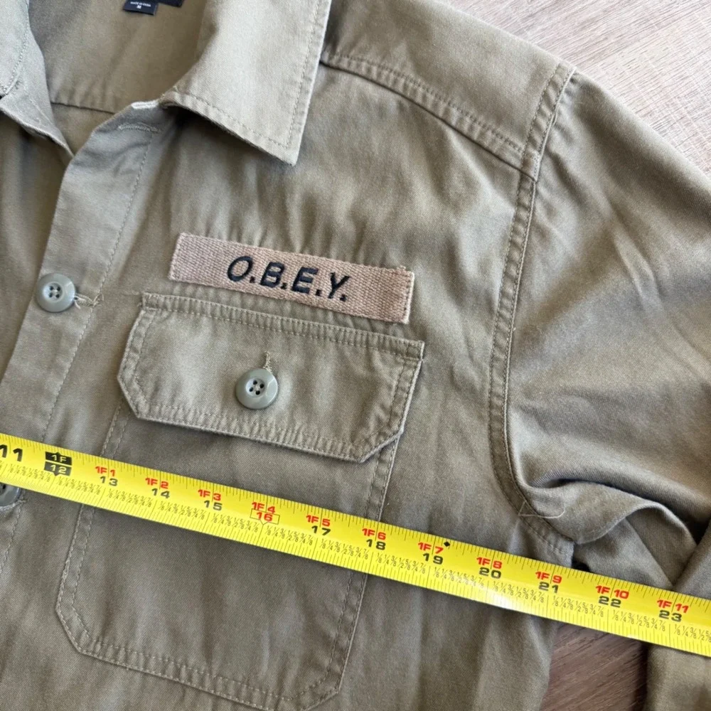 Obey Worldwide Mens Khaki Tan Military Chore Jacket Shirt O.B.E.Y. Patch Medium